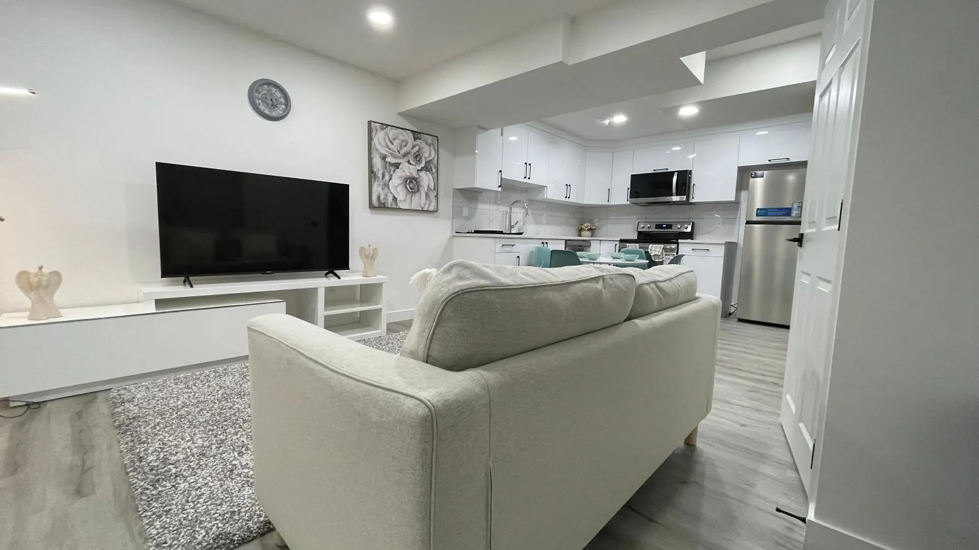 Comfy 2 Bedroom Suite Getaway Edmonton Canada